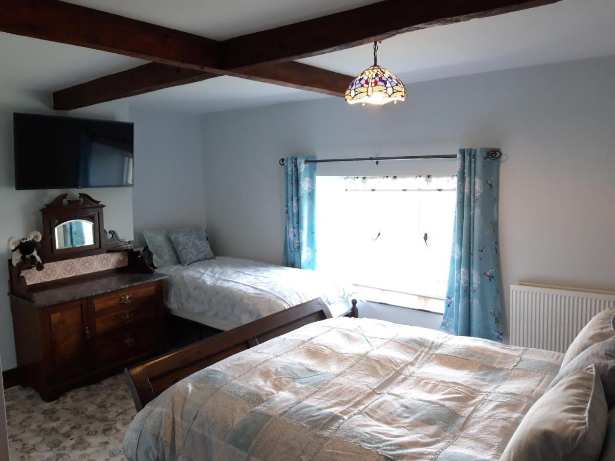 Upper Eyton Farmhouse B&B Alberbury Екстериор снимка
