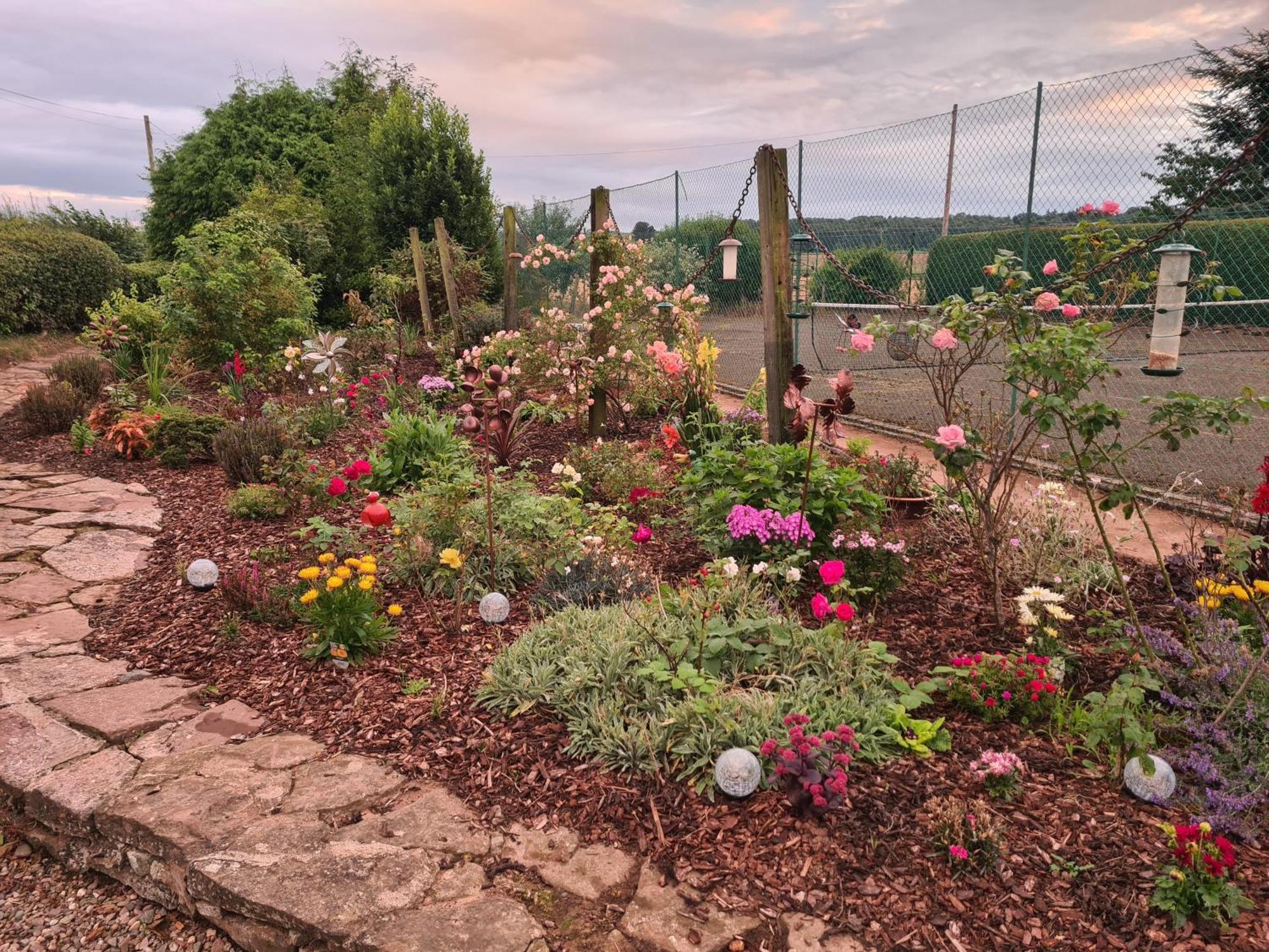 Upper Eyton Farmhouse B&B Alberbury Екстериор снимка